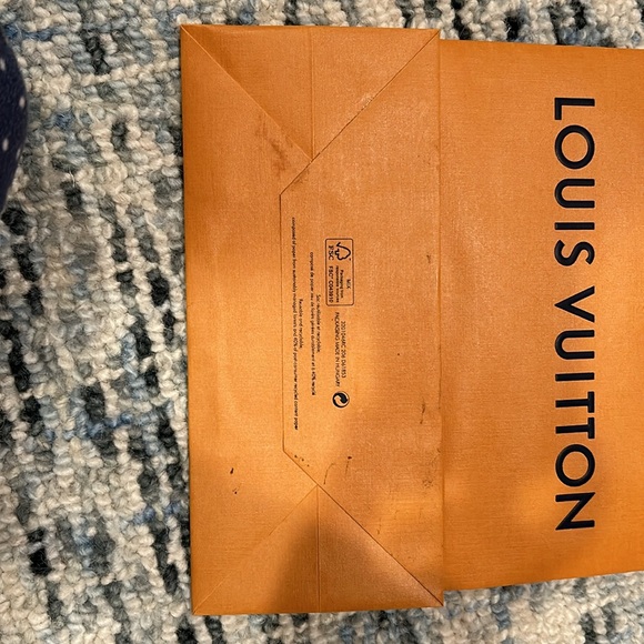 Louis Vuitton Shopping Bag - Picture 6 of 6